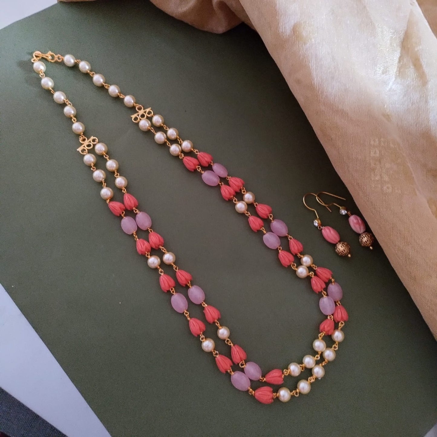 Two layered beaded necklace set