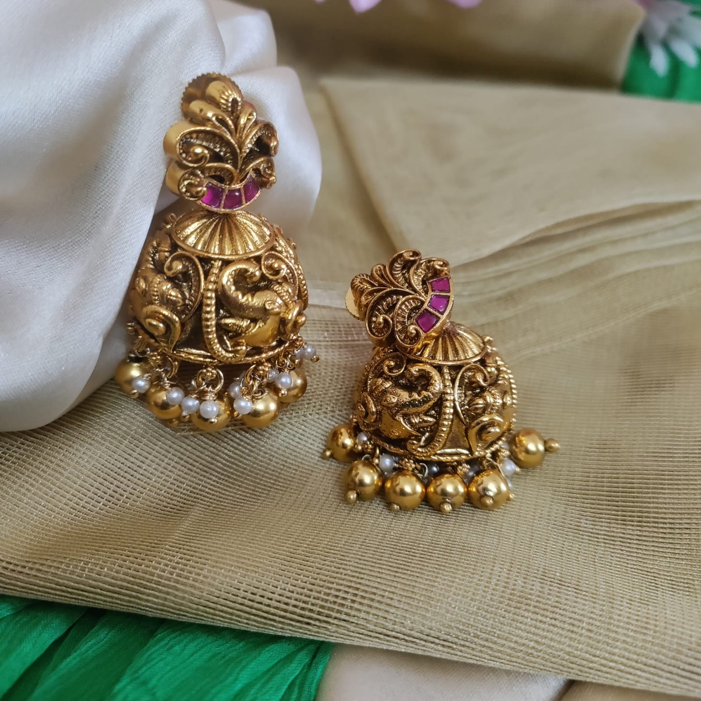 Jadau stone jumka earring