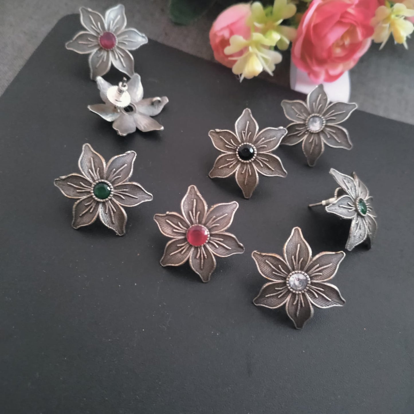 Flower stone earring