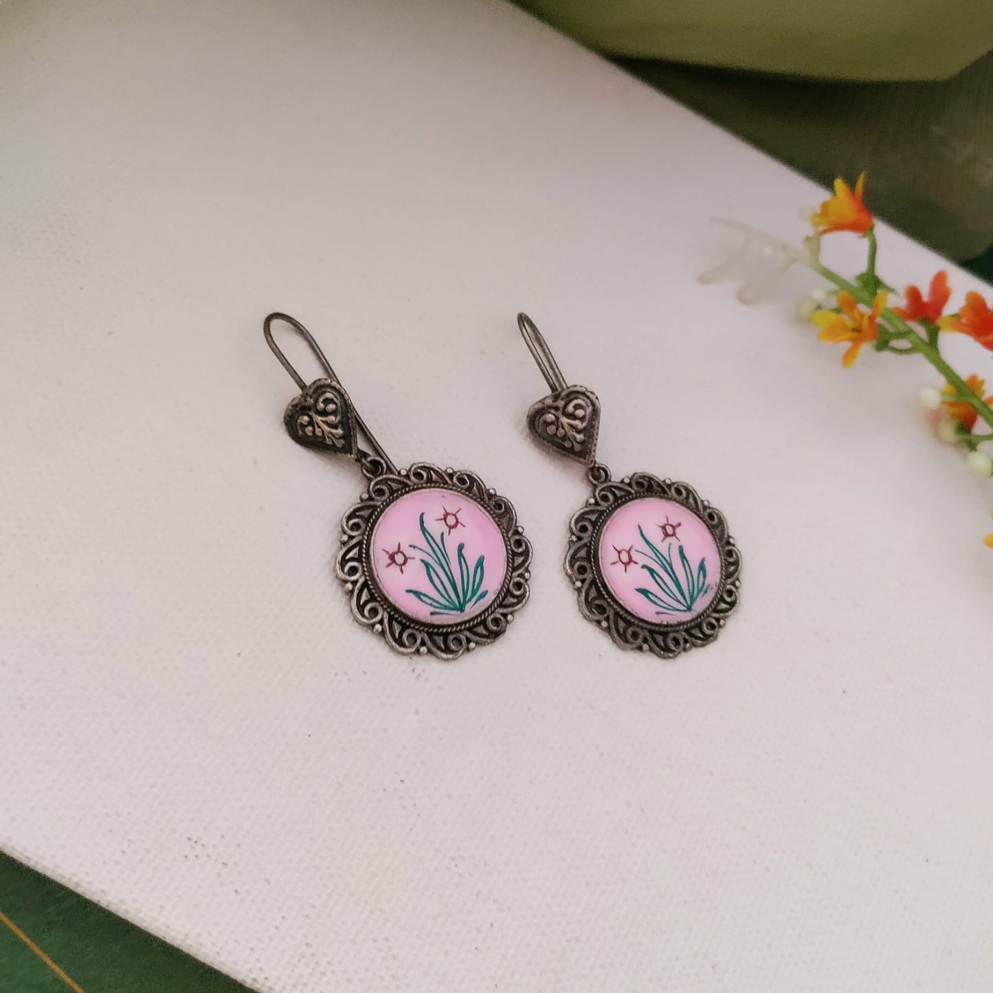 Round type hook painted earring