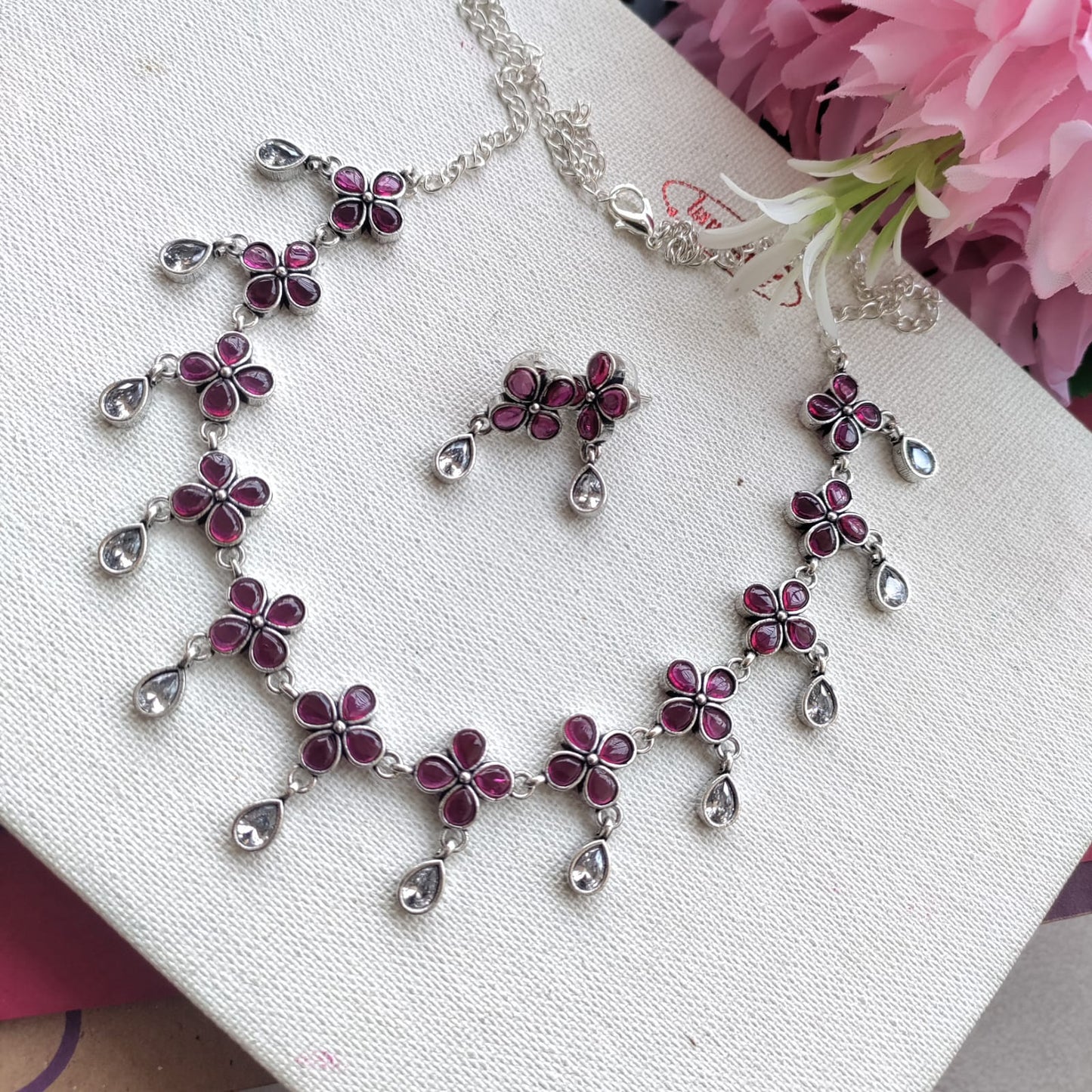 4 stone flower necklace set