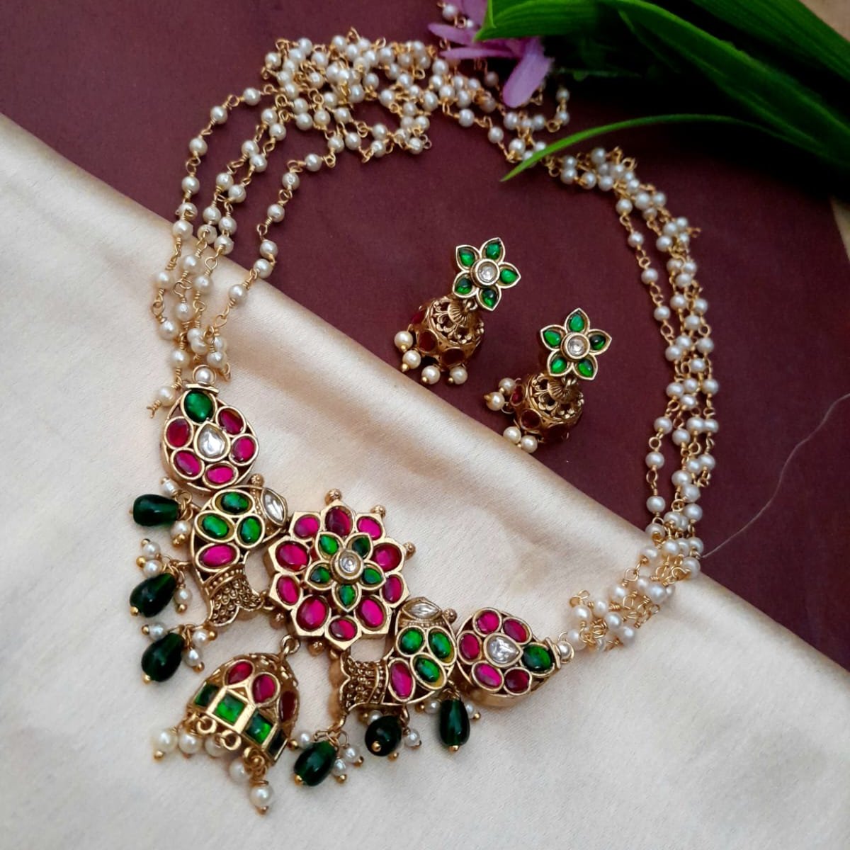 Jadau Kundan choker necklace set with jumkha