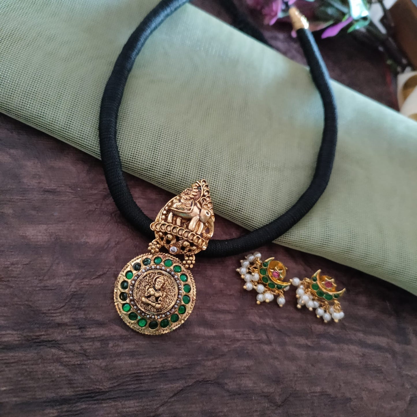 Lakshmi pendant with black thread set